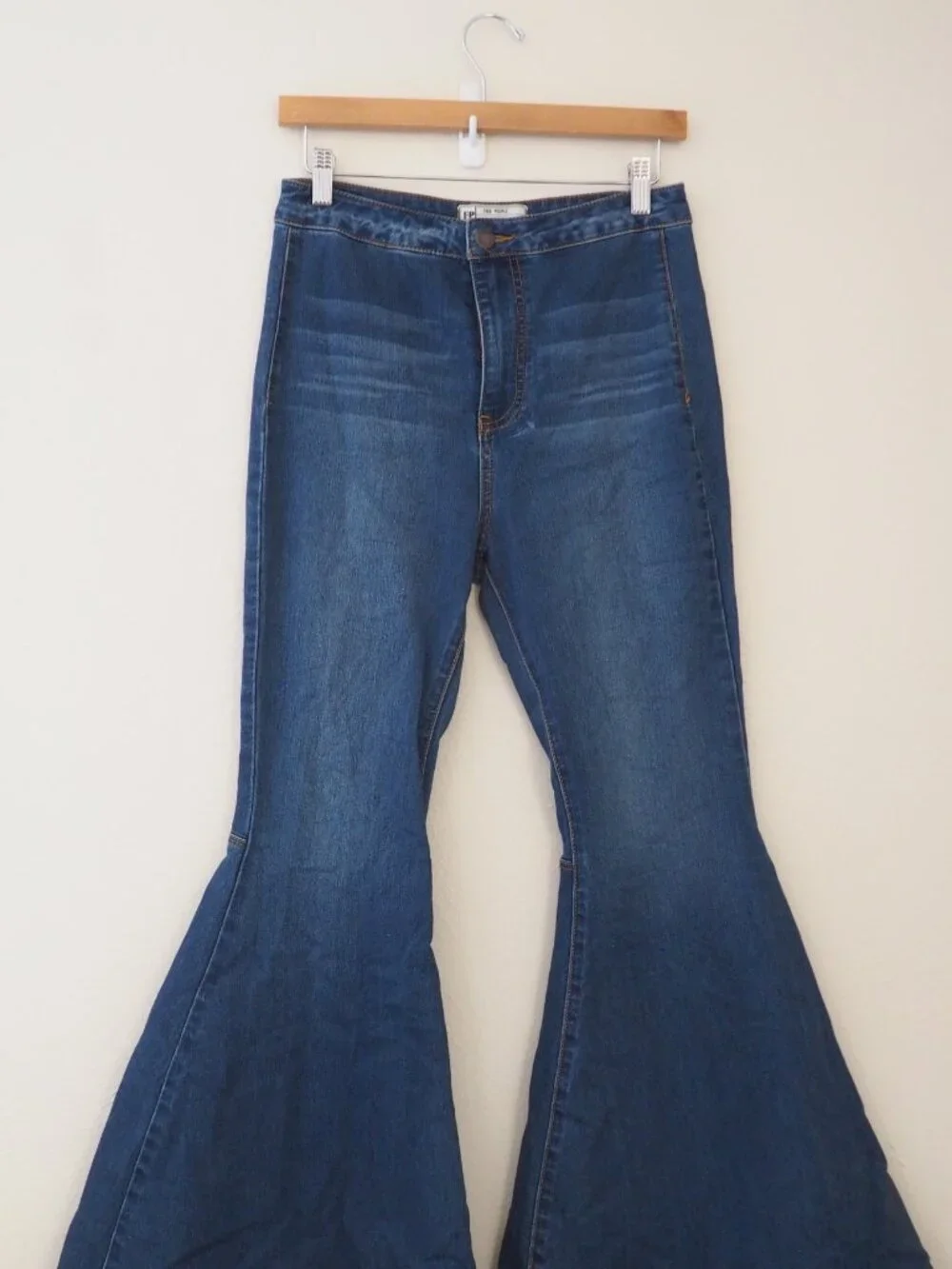 Free People Ultra Flare Bell Bottom Raw Hem Jeans sz W28